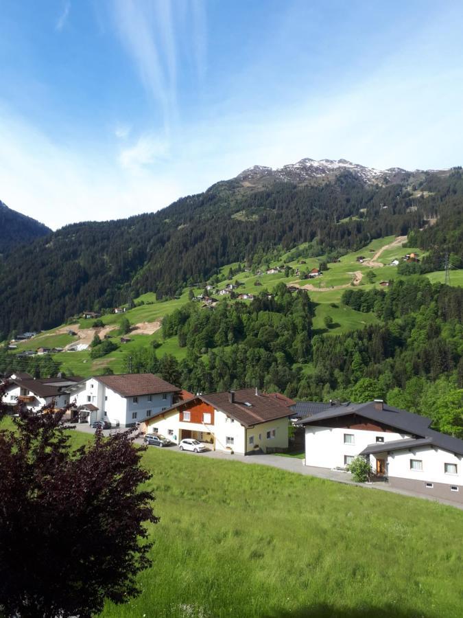 Haus Gabriele Lägenhet Gaschurn Exteriör bild