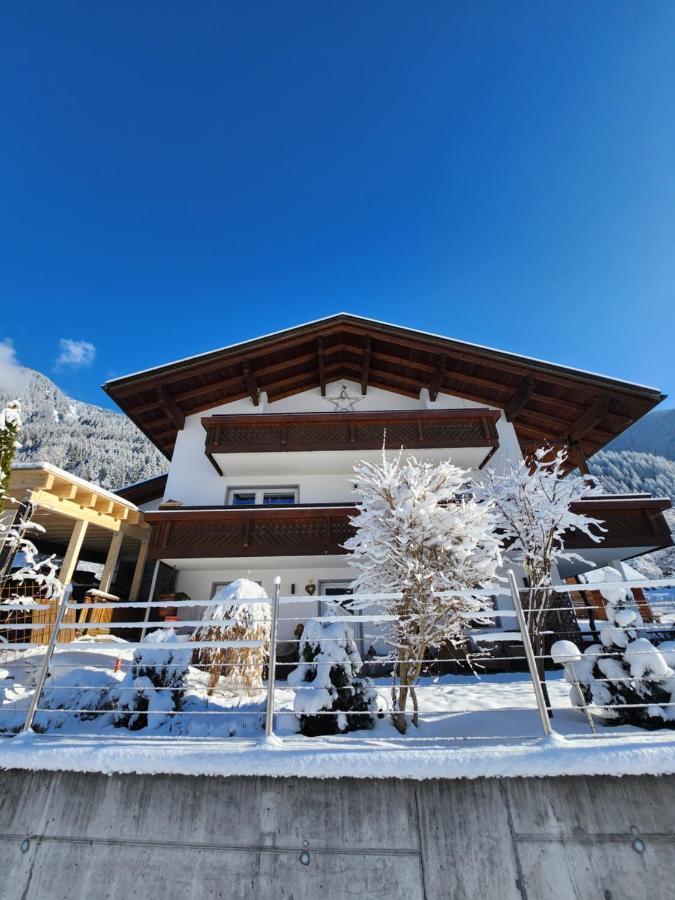 Haus Gabriele Lägenhet Gaschurn Exteriör bild
