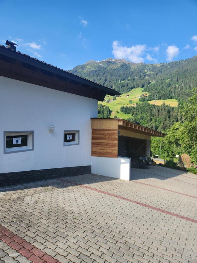Haus Gabriele Lägenhet Gaschurn Exteriör bild